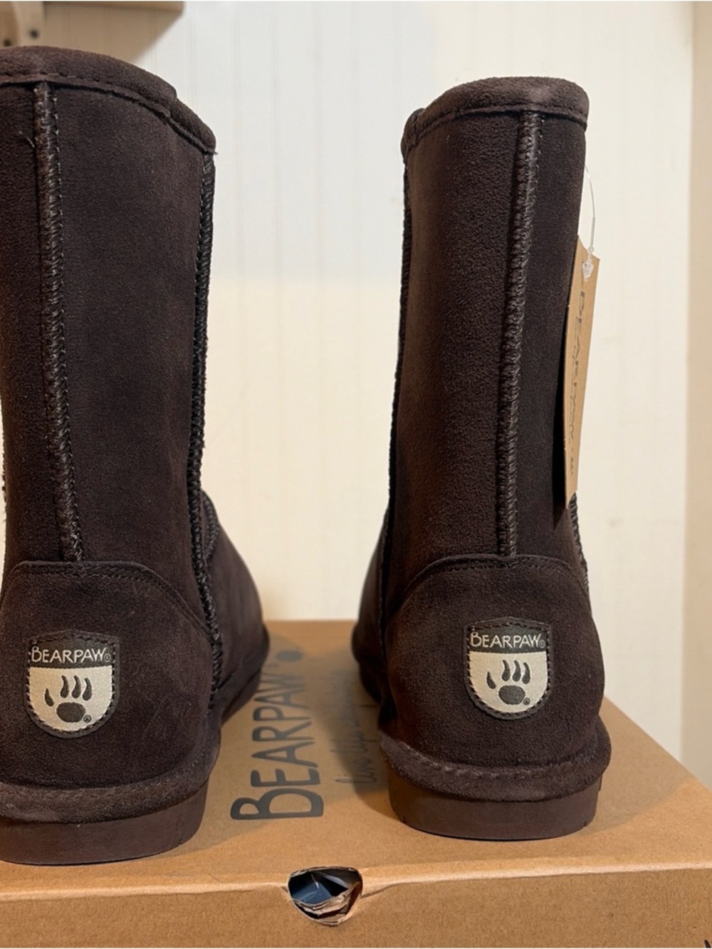 BearPaw Women's Emma Short chocolate 608W BNIB!! - Picture 4 of 9